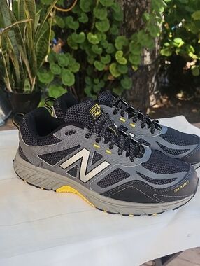 New Balance 510 V4 Men's Black and Gray Trail Sneakers with Yellow Accents